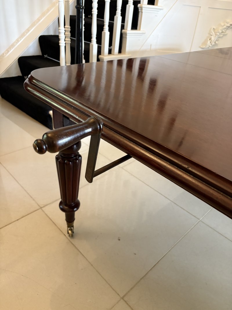 Superb Quality 8 Seater Antique Victorian Figured Mahogany Extending Dining Table - Image 19